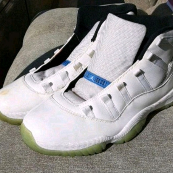 All white retro Jordan 11's - Picture 4 of 5